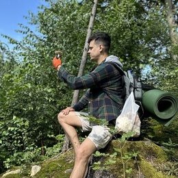 Yevhenii Mykhailichenko – About